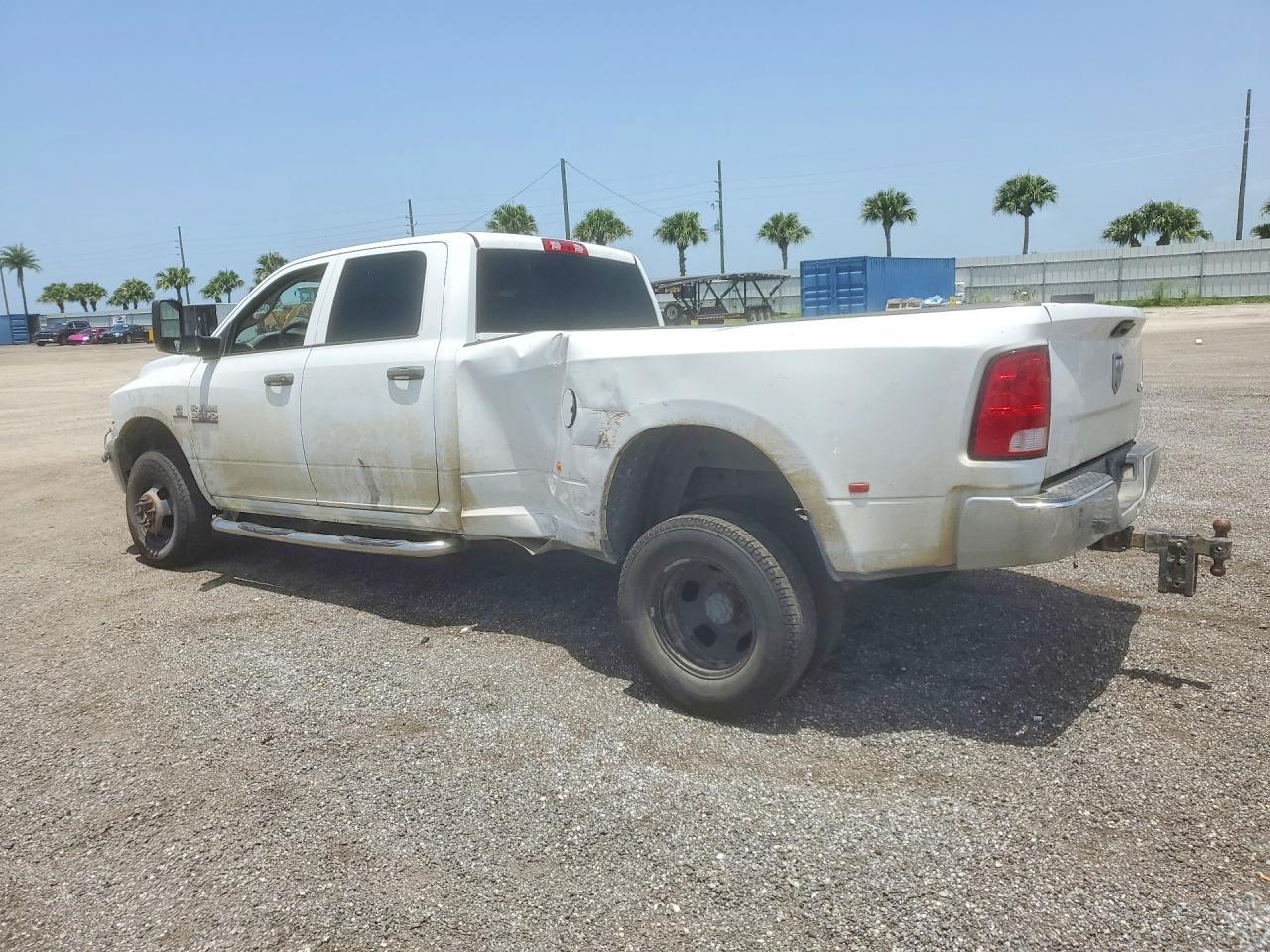 2018 RAM 3500 ST — снимка 2
