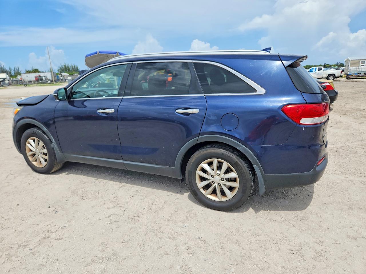 2017 KIA SORENTO LX — снимка 2