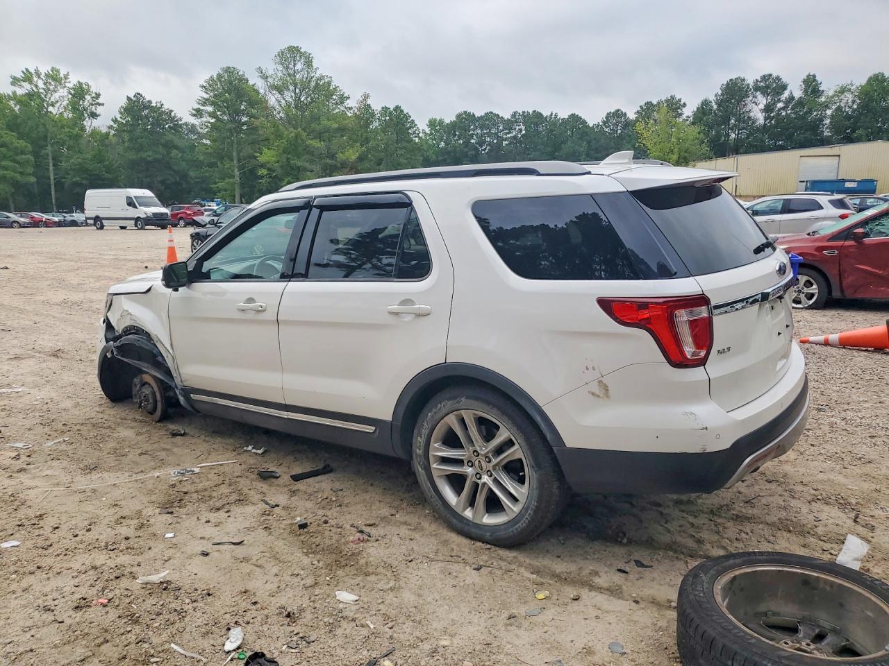 2017 FORD EXPLORER XLT — снимка 2