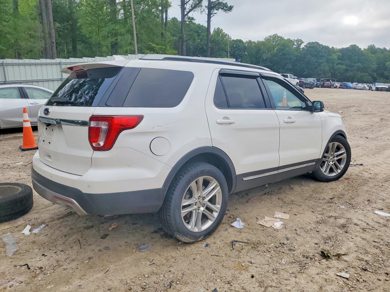 2017 FORD EXPLORER XLT — снимка 3