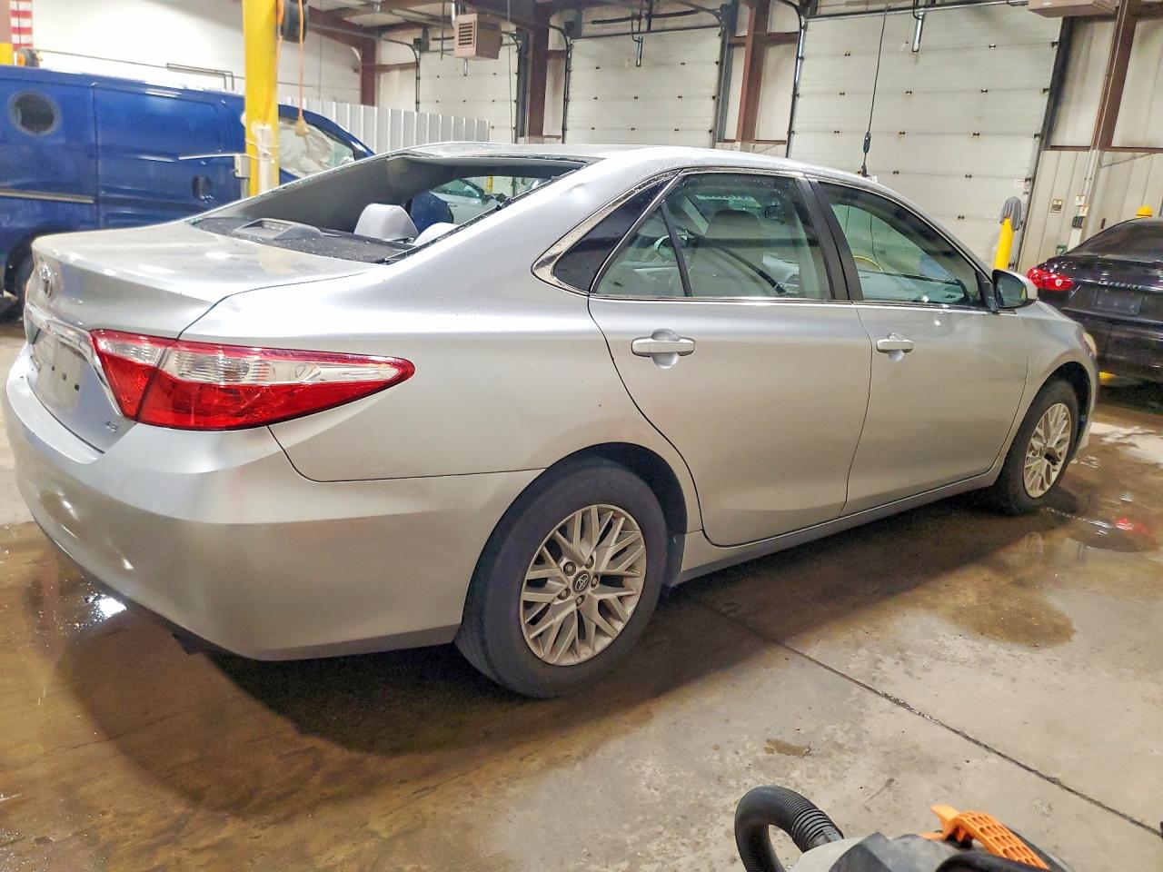 2017 TOYOTA CAMRY LE — снимка 3