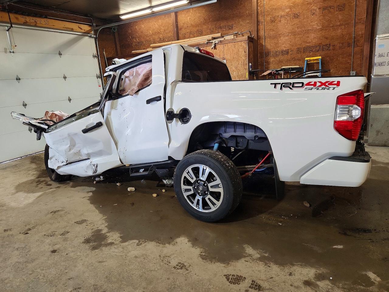 2020 TOYOTA TUNDRA SR5 — снимка 2