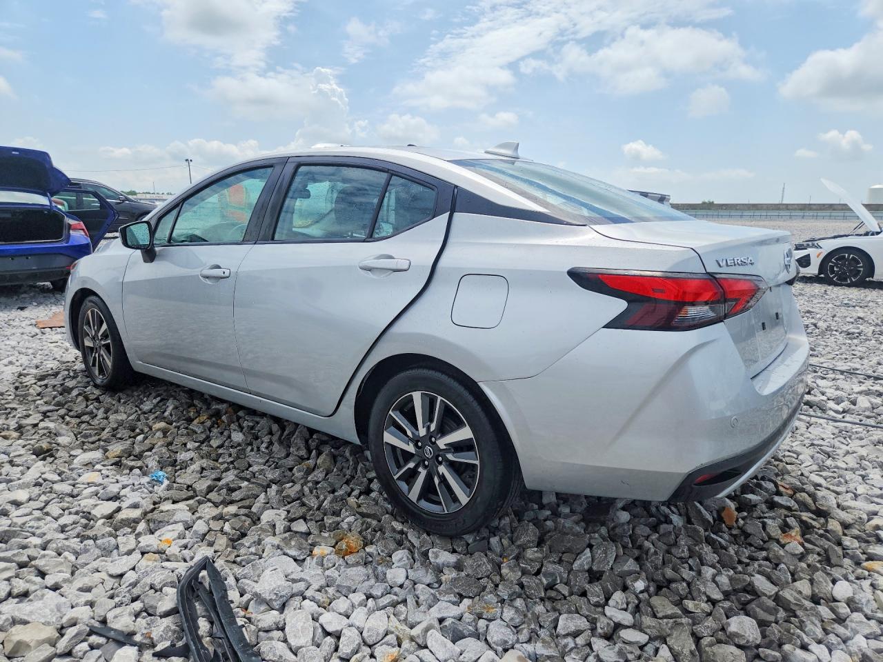 2021 NISSAN VERSA SV — снимка 2