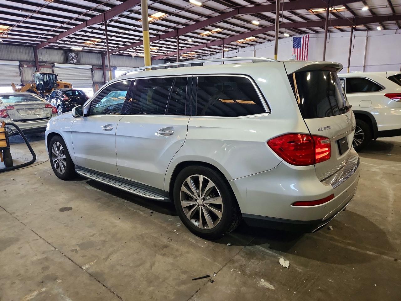 2015 MERCEDES-BENZ GL 450 4MATIC — снимка 2