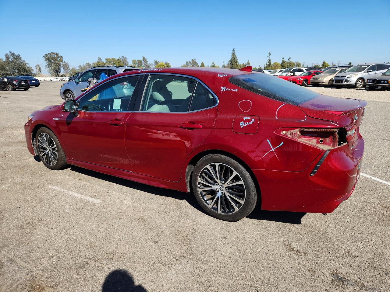 2018 TOYOTA CAMRY HYBRID SE — снимка 2