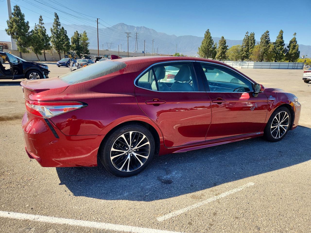 2018 TOYOTA CAMRY HYBRID SE — снимка 3
