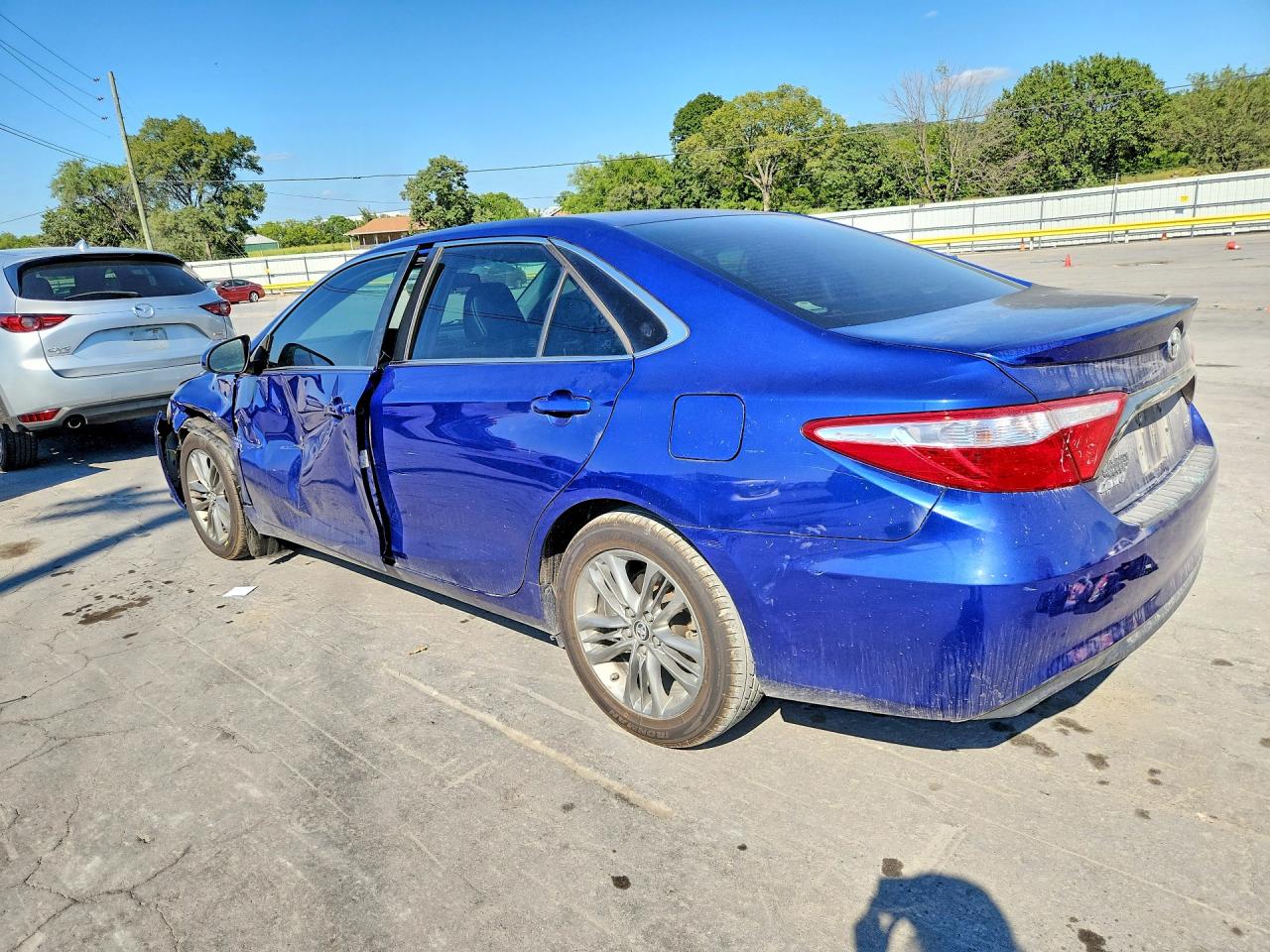 2016 TOYOTA CAMRY SE — снимка 2