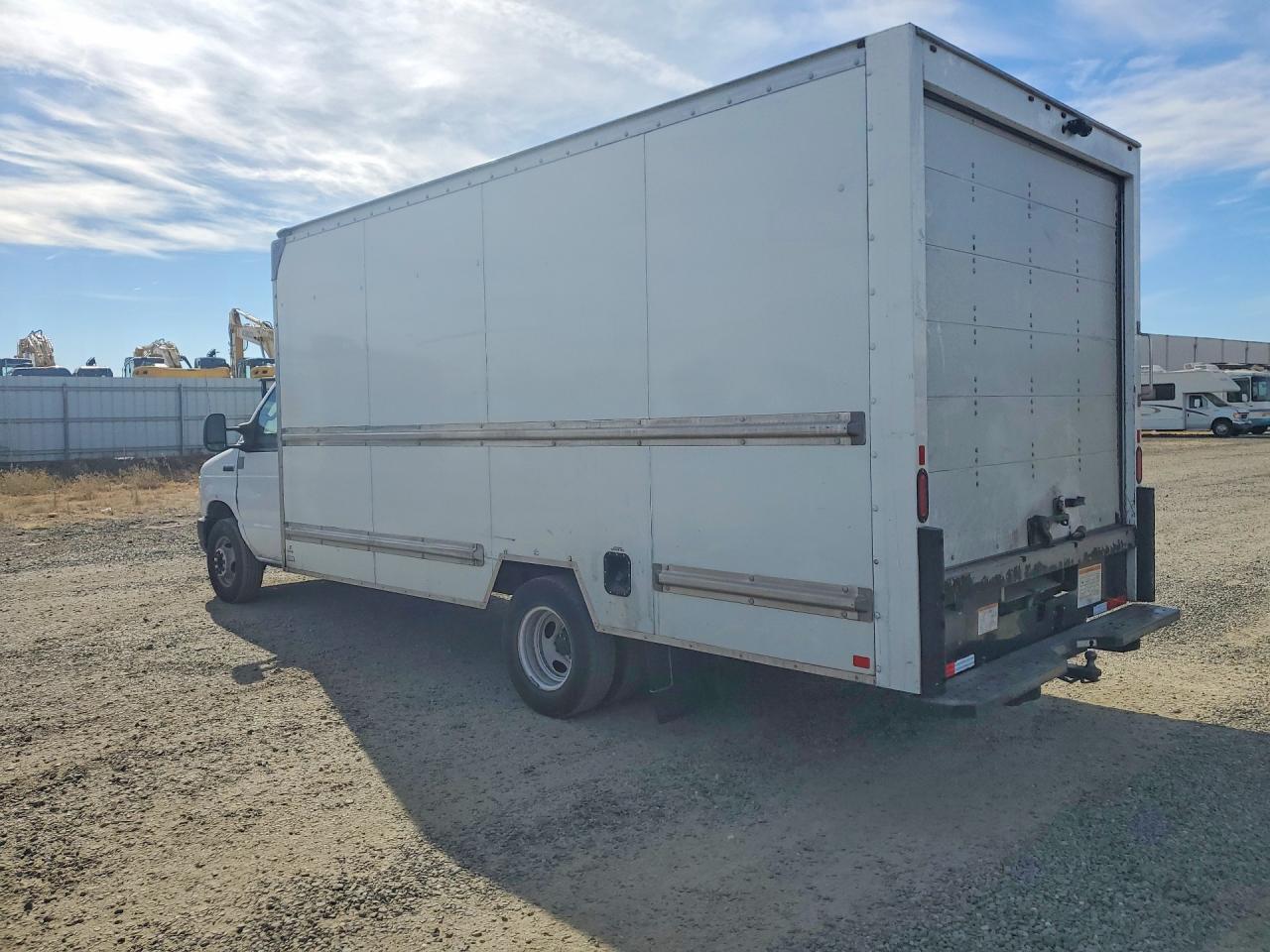 2022 FORD ECONOLINE E350 SUPER DUTY CUTAWAY VAN — снимка 2