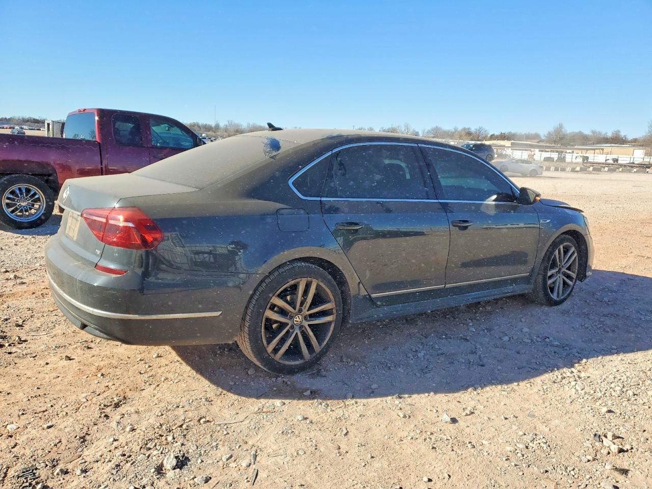 2017 VOLKSWAGEN PASSAT R-LINE — снимка 3