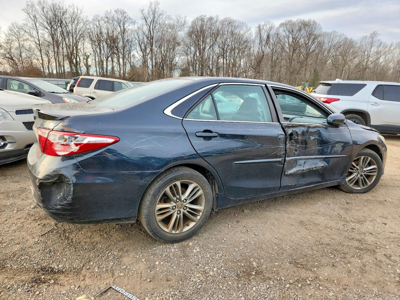 2015 TOYOTA CAMRY LE — снимка 3