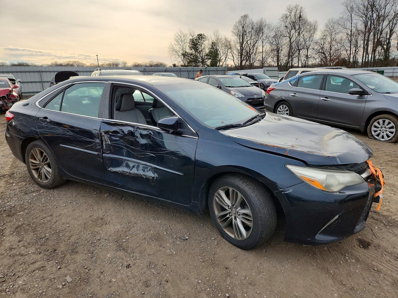 2015 TOYOTA CAMRY LE — снимка 4