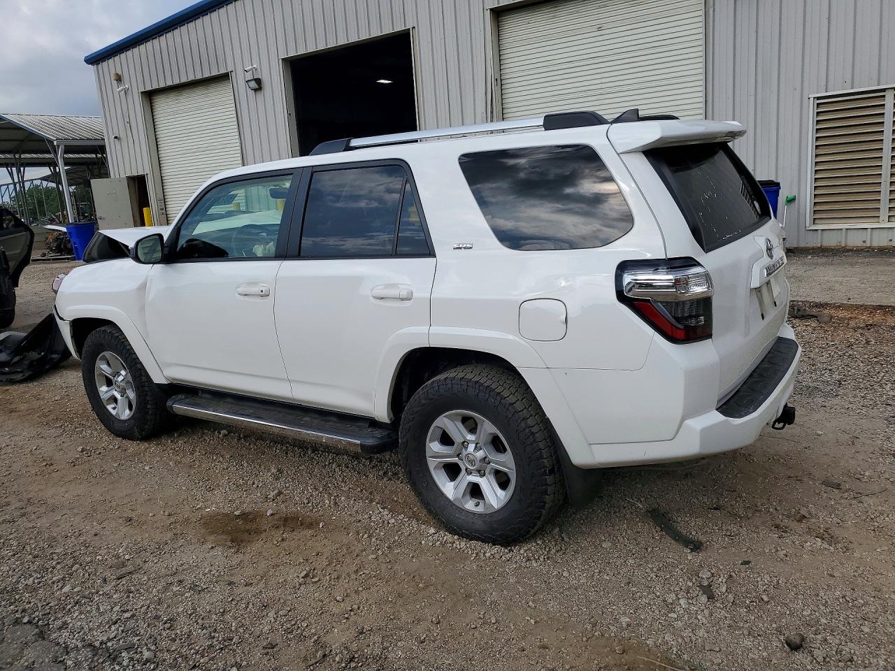 2019 TOYOTA 4RUNNER SR5 — снимка 2
