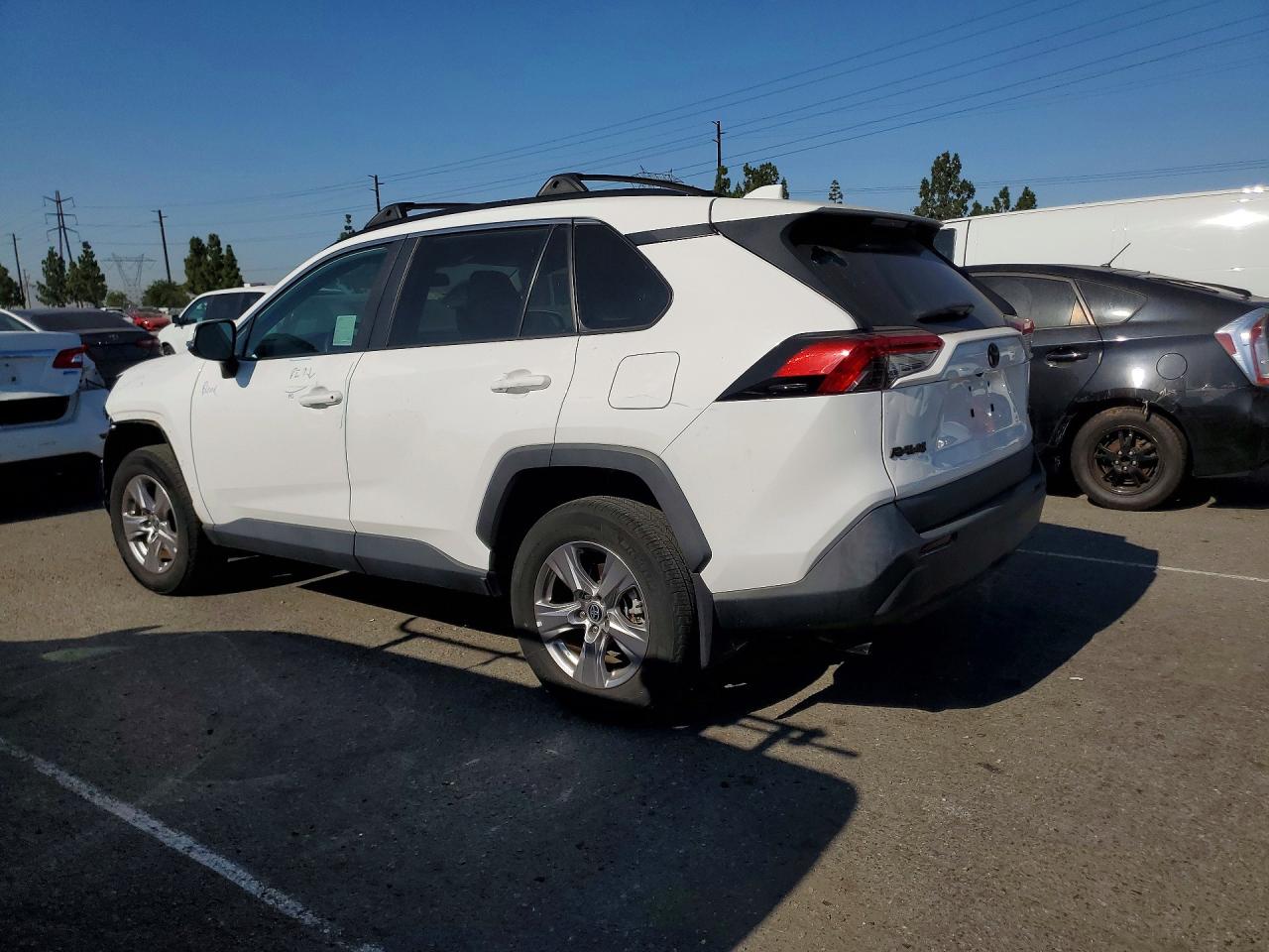 2023 TOYOTA RAV4 XLE — снимка 2