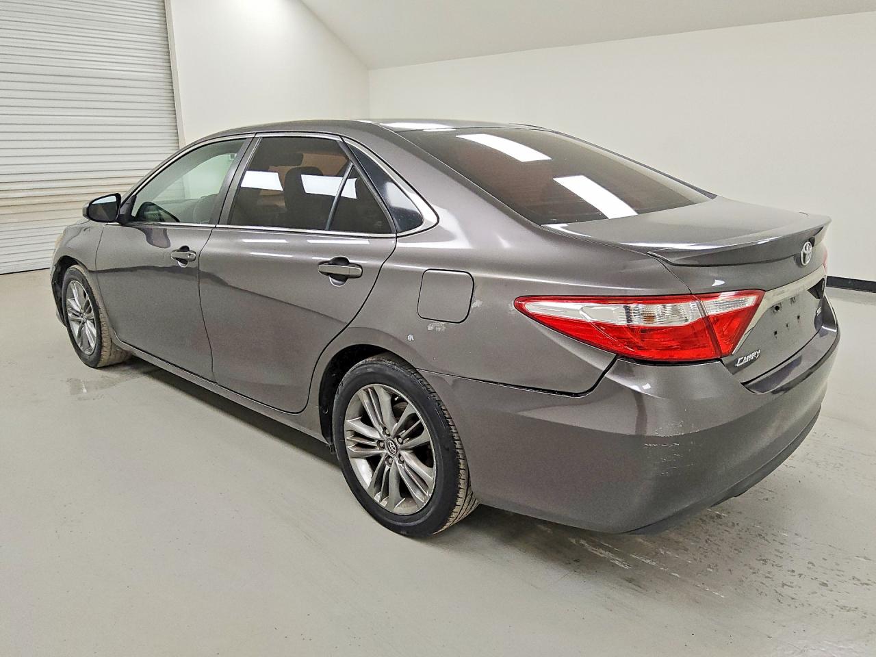 2015 TOYOTA CAMRY SE — снимка 2