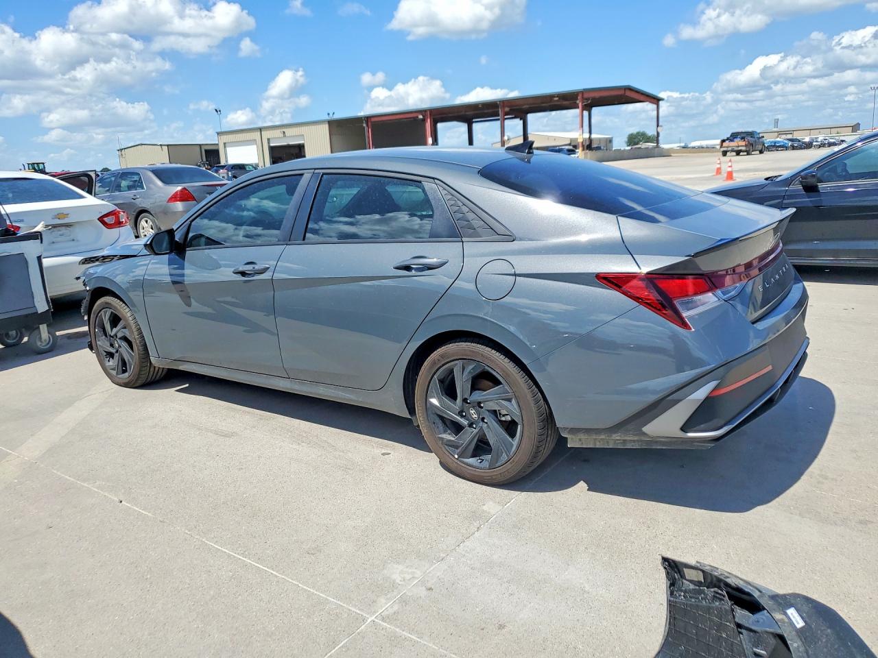 2026 HYUNDAI ELANTRA SEL SPORT — снимка 2