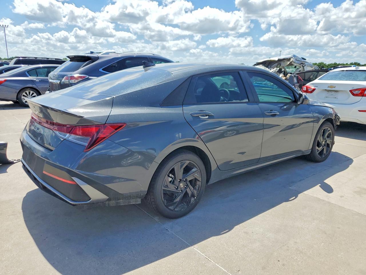 2026 HYUNDAI ELANTRA SEL SPORT — снимка 3