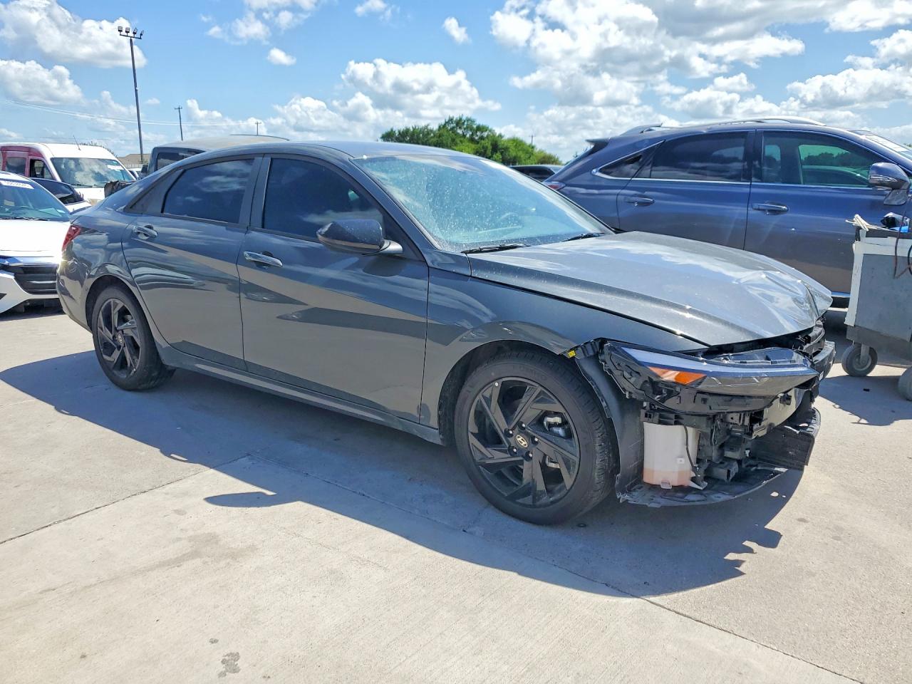 2026 HYUNDAI ELANTRA SEL SPORT — снимка 4
