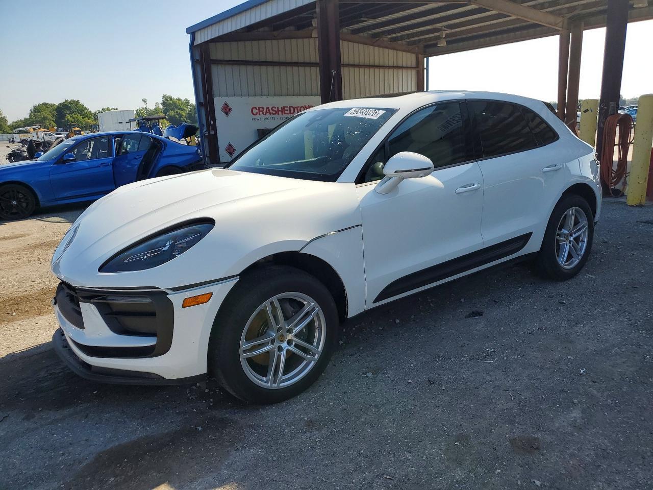 2024 PORSCHE MACAN BASE/T