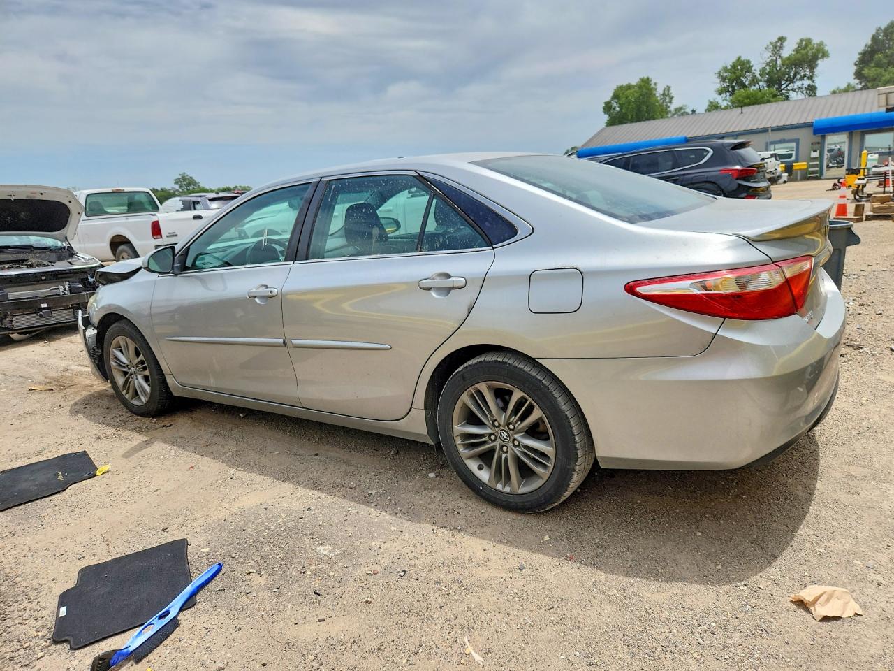 2017 TOYOTA CAMRY SE — снимка 2