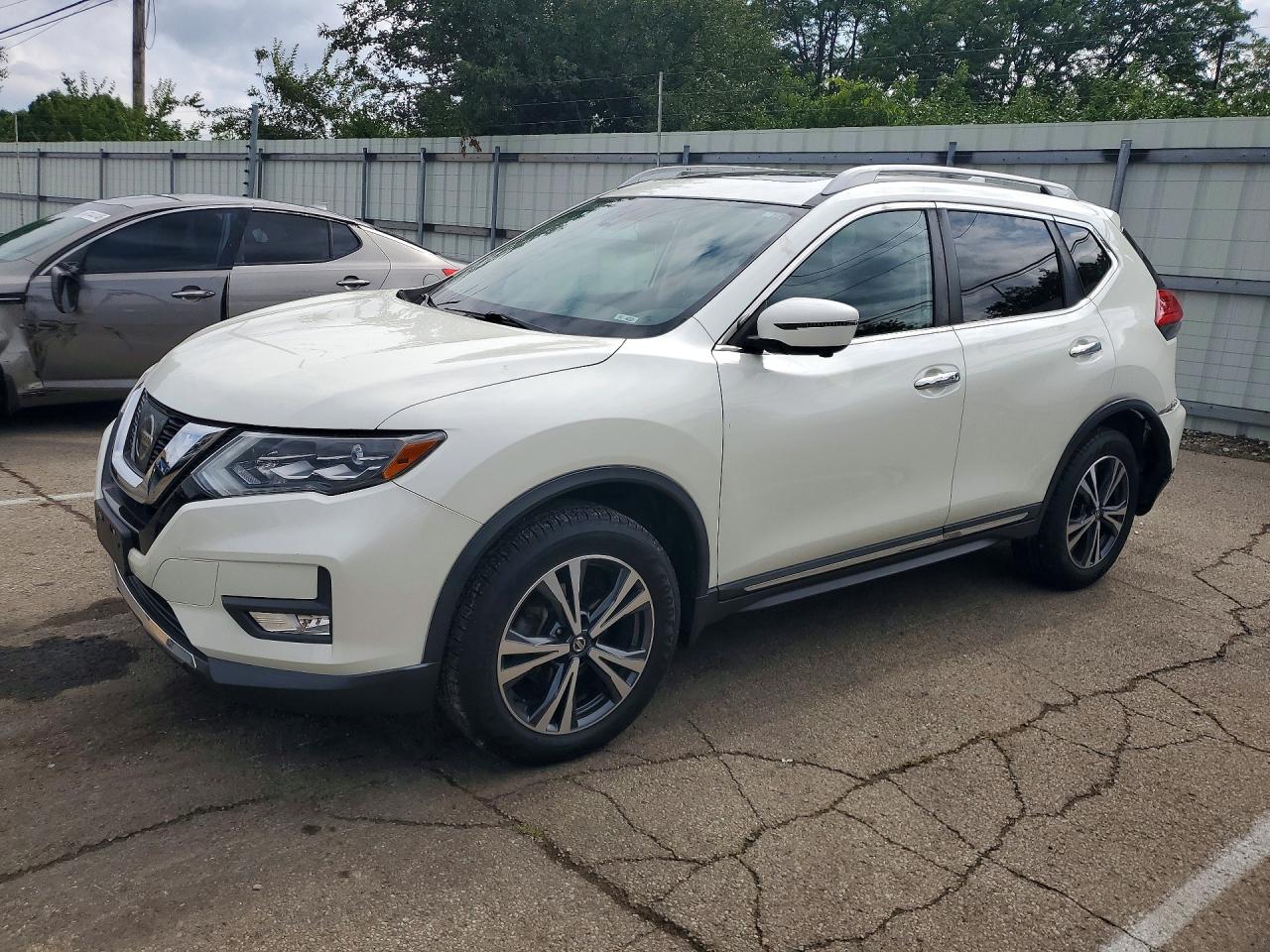2017 NISSAN ROGUE SL
