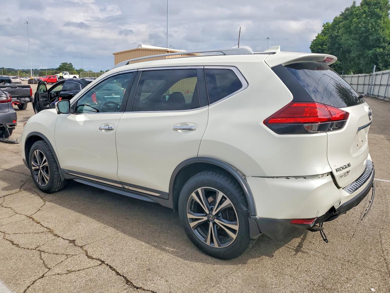2017 NISSAN ROGUE SL — снимка 2
