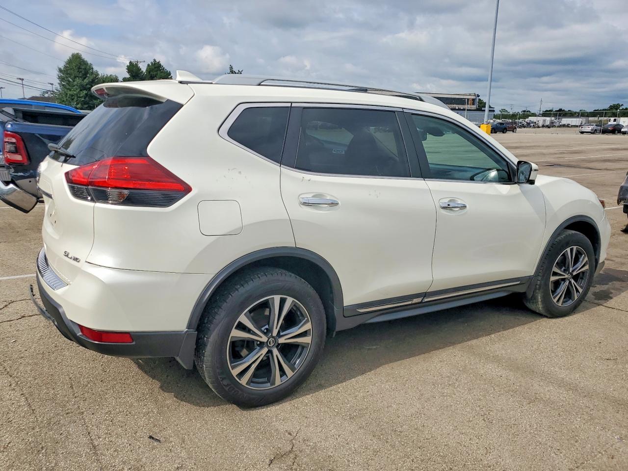 2017 NISSAN ROGUE SL — снимка 3