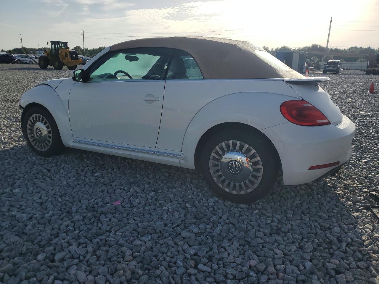 2015 VOLKSWAGEN BEETLE 1.8T — снимка 2