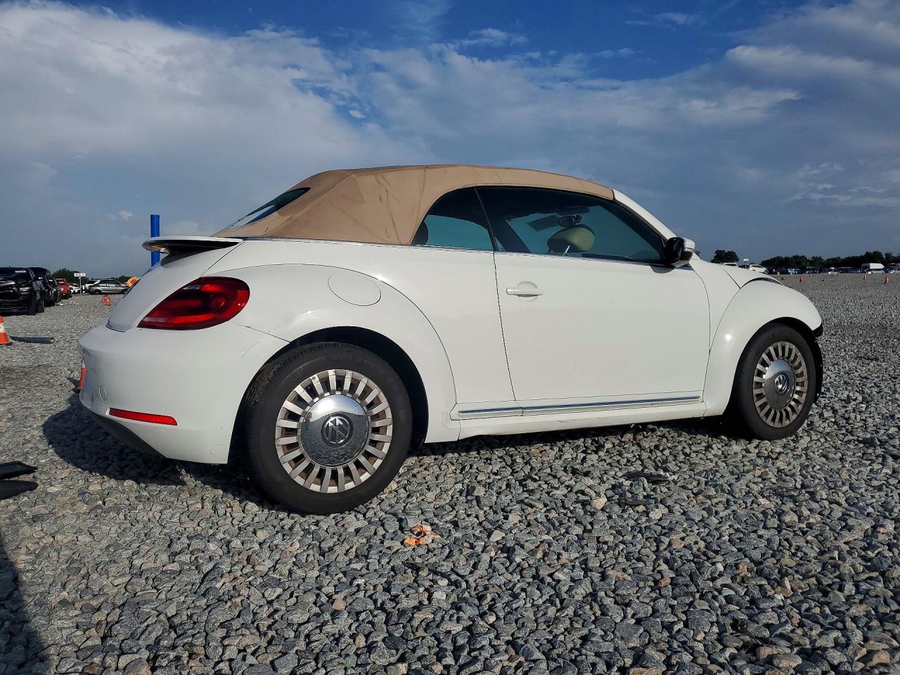 2015 VOLKSWAGEN BEETLE 1.8T — снимка 3