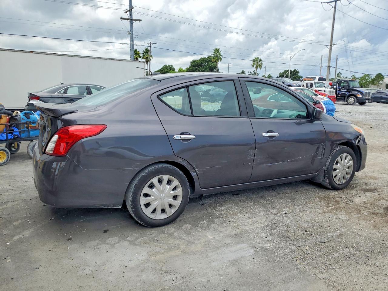 2015 NISSAN VERSA 1.6 SV — снимка 3