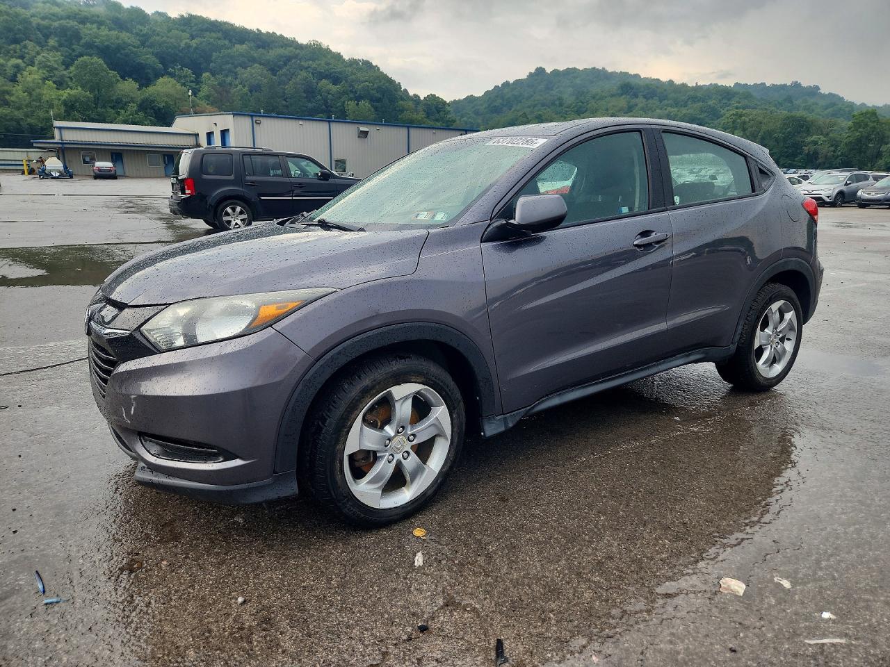 2017 HONDA HR-V LX