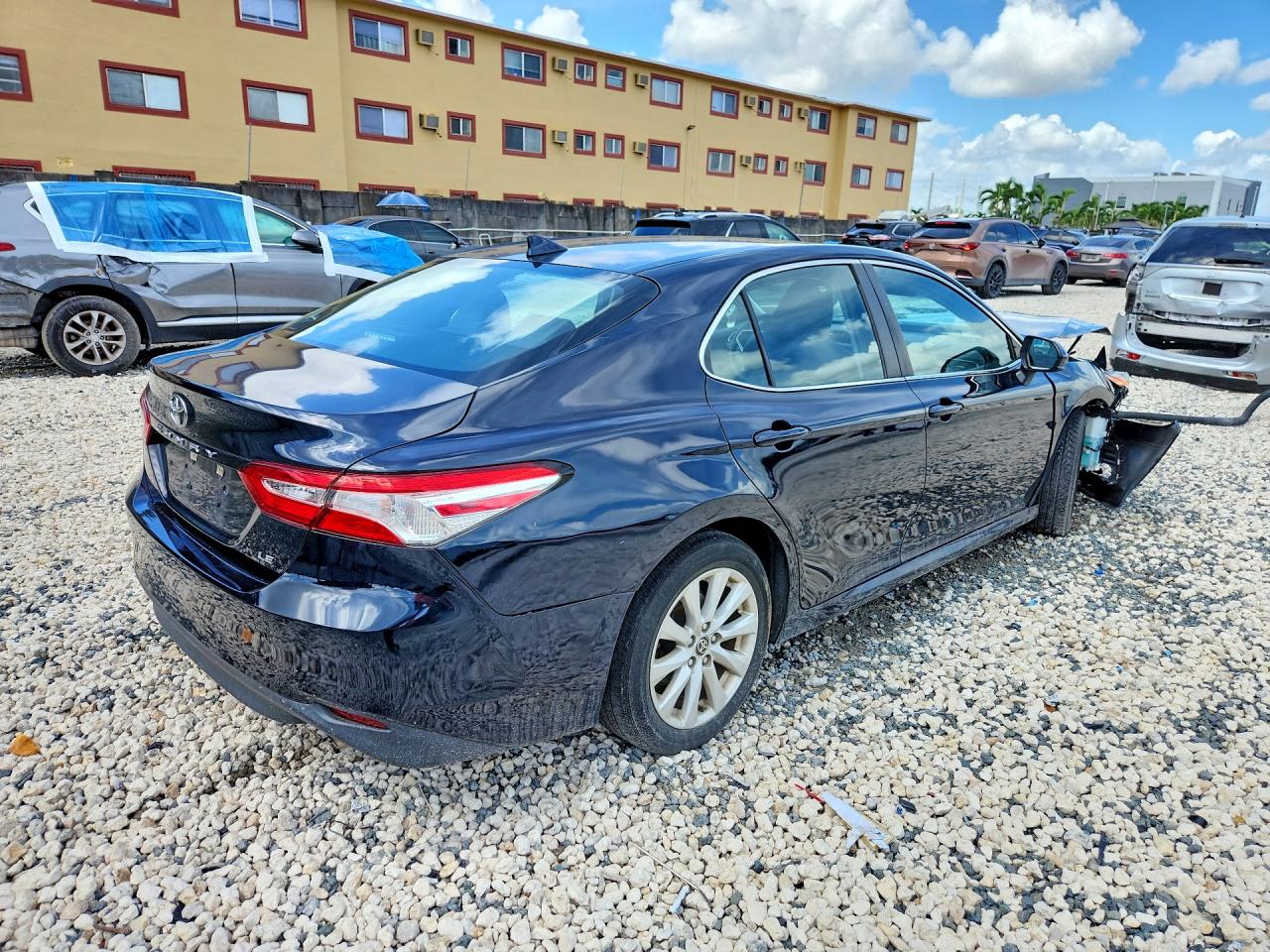 2020 TOYOTA CAMRY LE — снимка 3