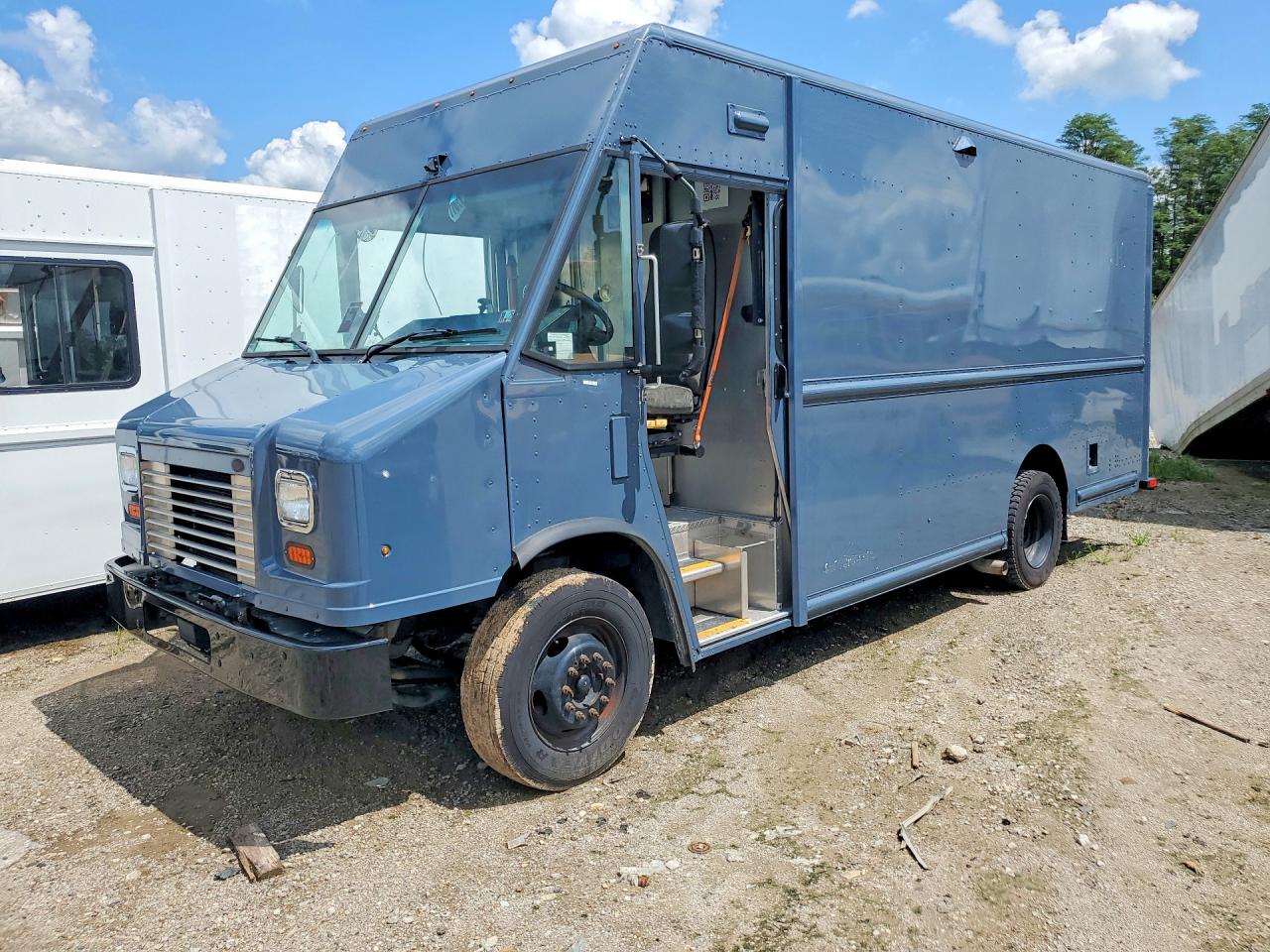 2021 FORD F59