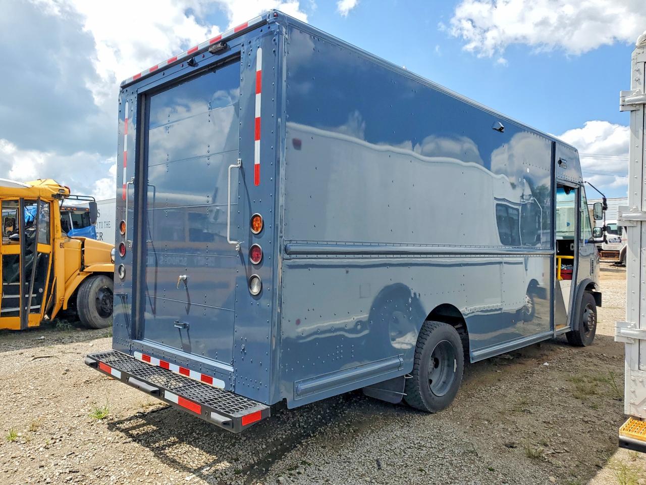 2021 FORD F59 — снимка 3