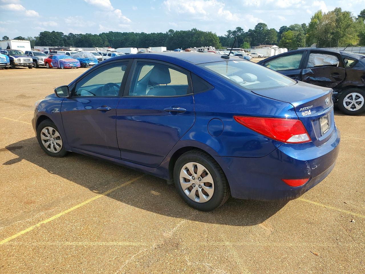 2017 HYUNDAI ACCENT SE — снимка 2