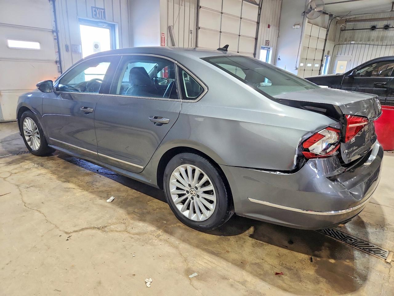 2016 VOLKSWAGEN PASSAT SE — снимка 2