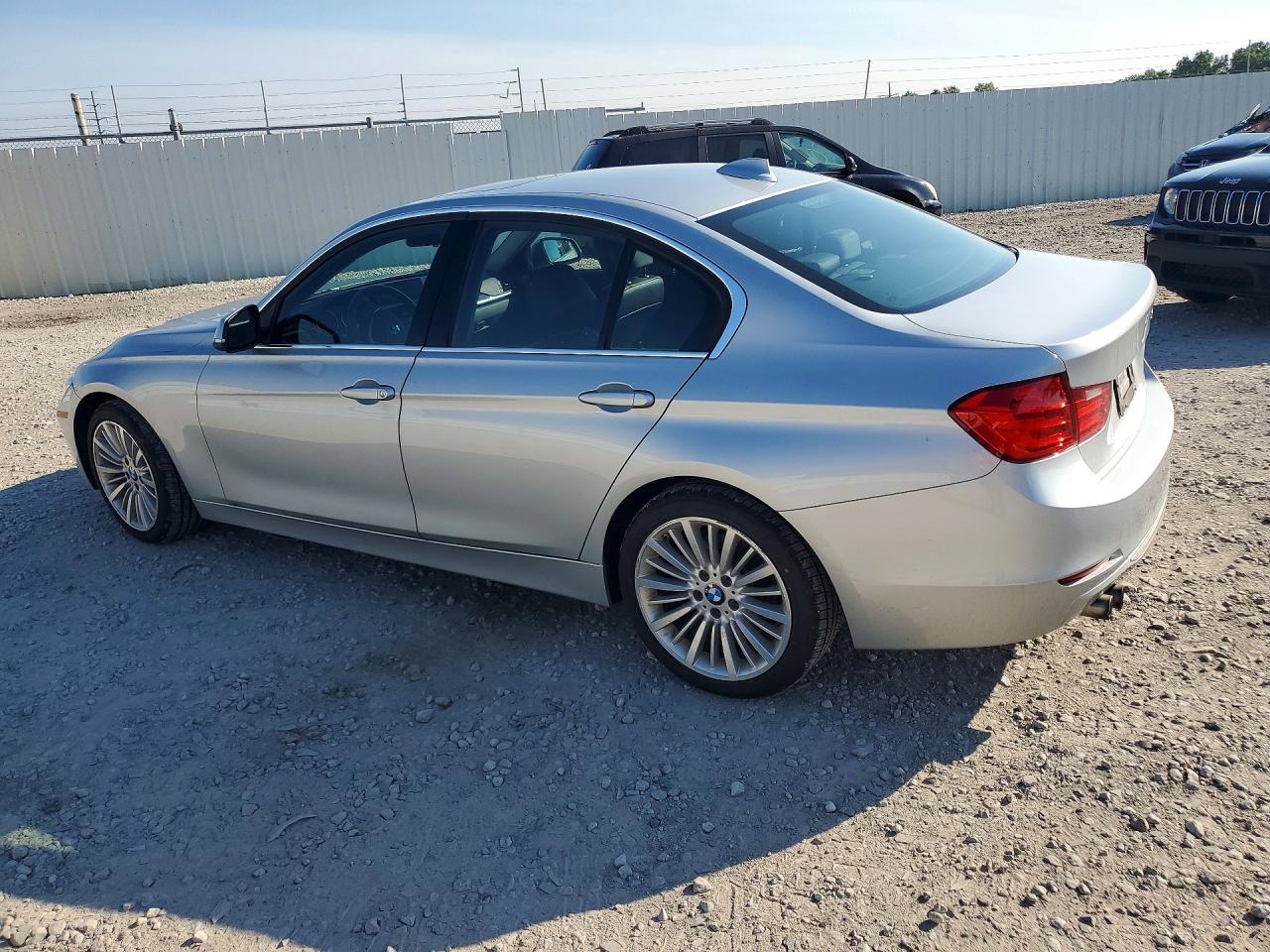 2013 BMW 328 I — снимка 2