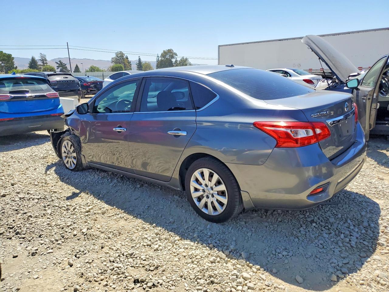 2017 NISSAN SENTRA SV — снимка 2