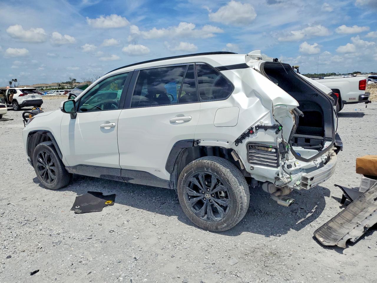 2023 TOYOTA RAV4 SE — снимка 2