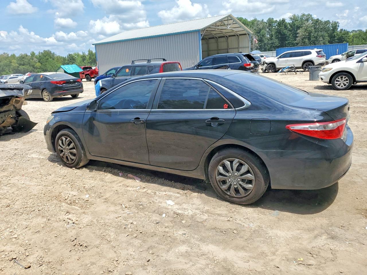 2015 TOYOTA CAMRY LE — снимка 2