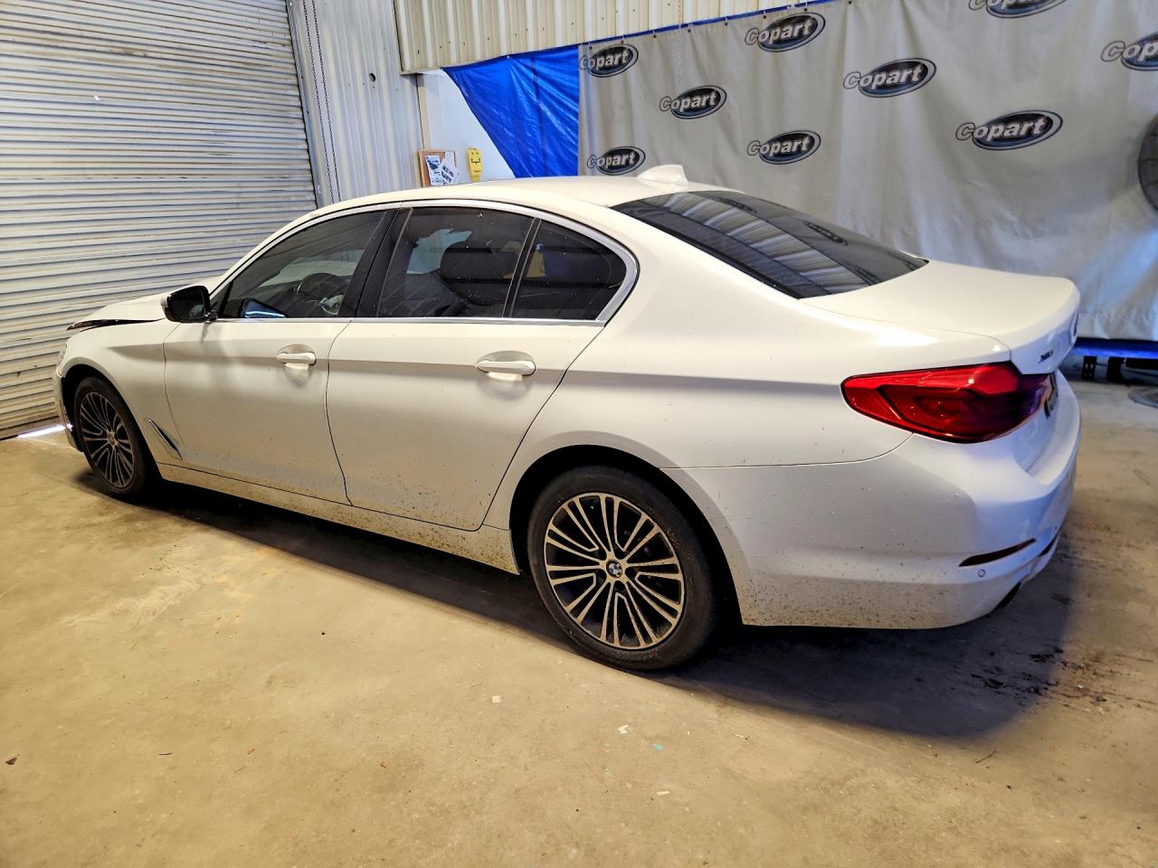 2020 BMW 530 XI — снимка 2
