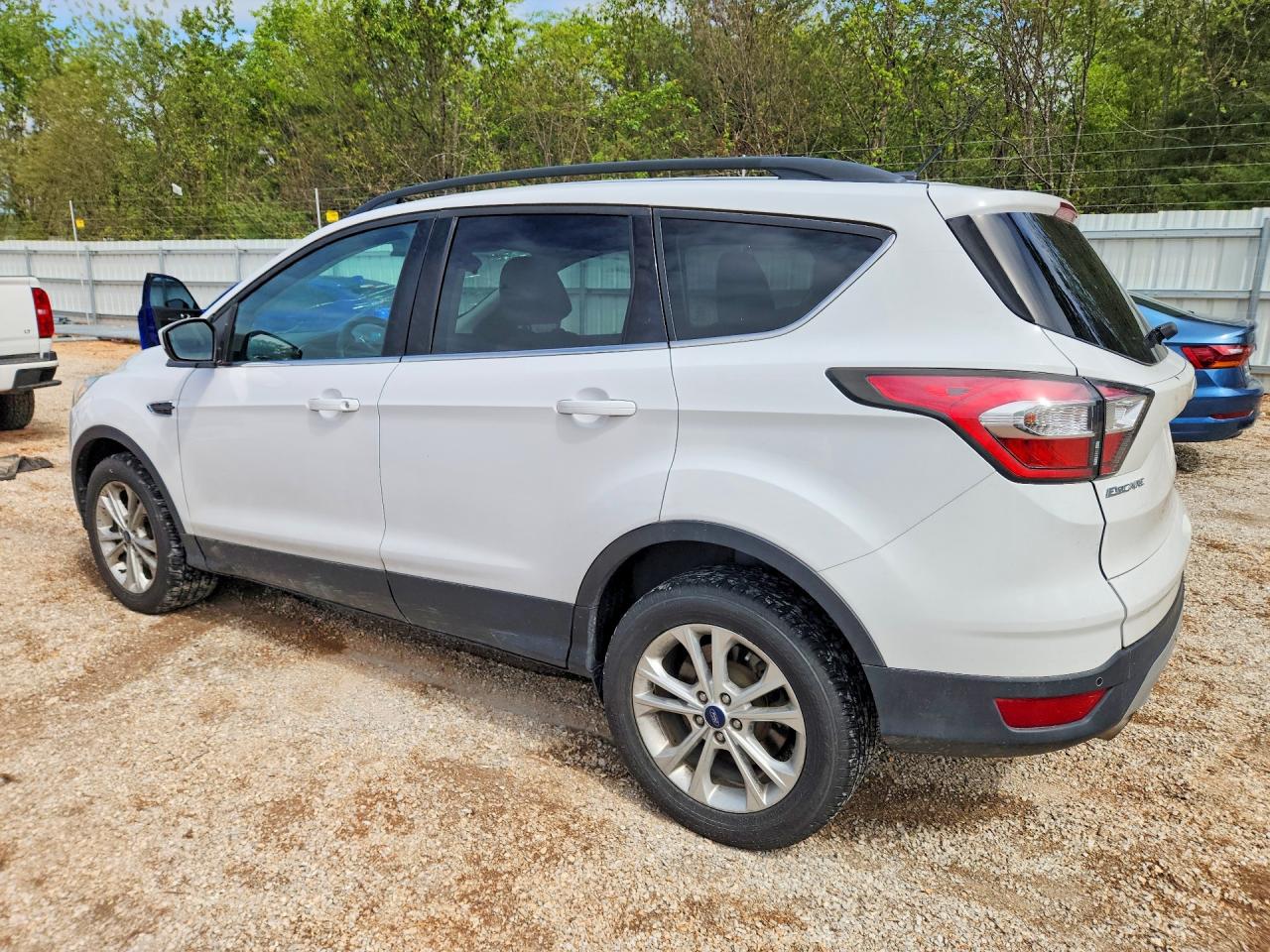 2017 FORD ESCAPE SE — снимка 2