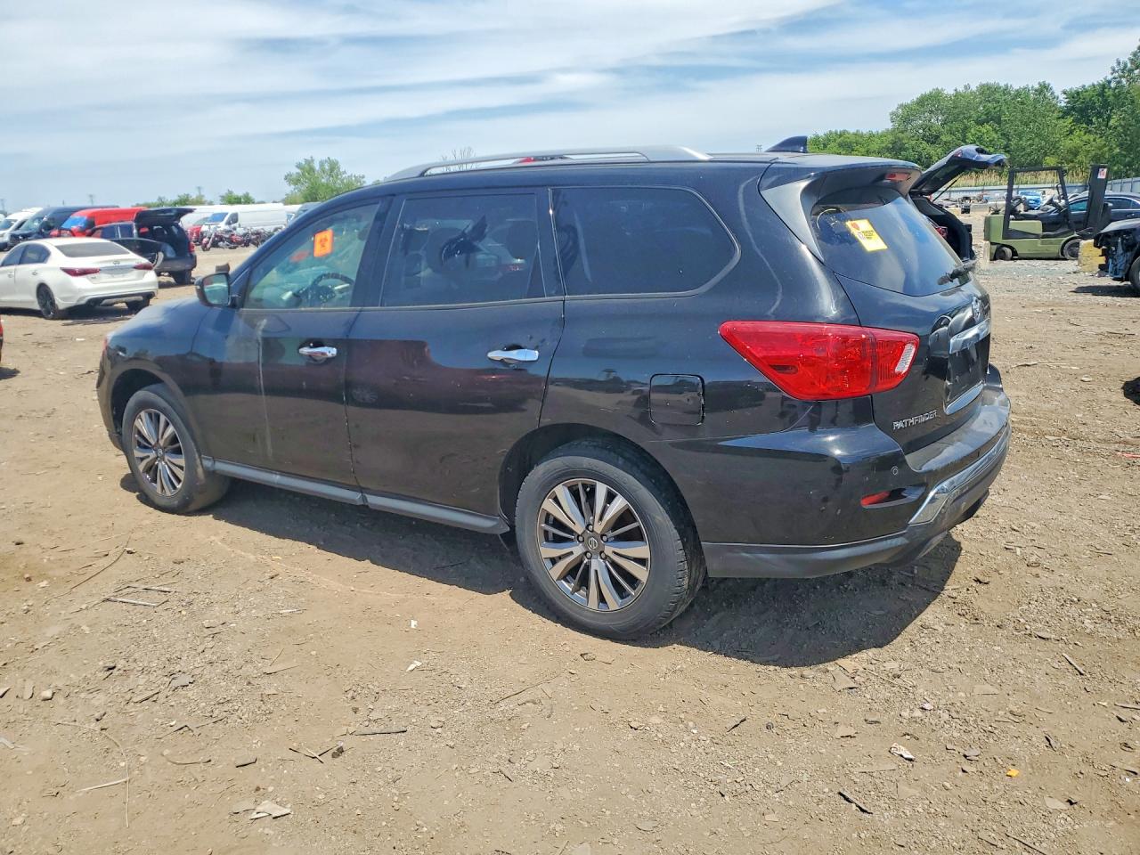 2019 NISSAN PATHFINDER S — снимка 2