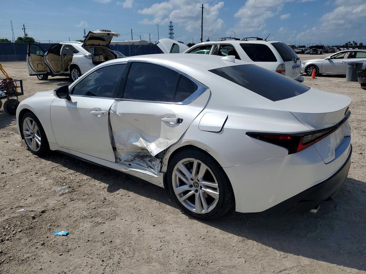 2022 LEXUS IS 300 — снимка 2