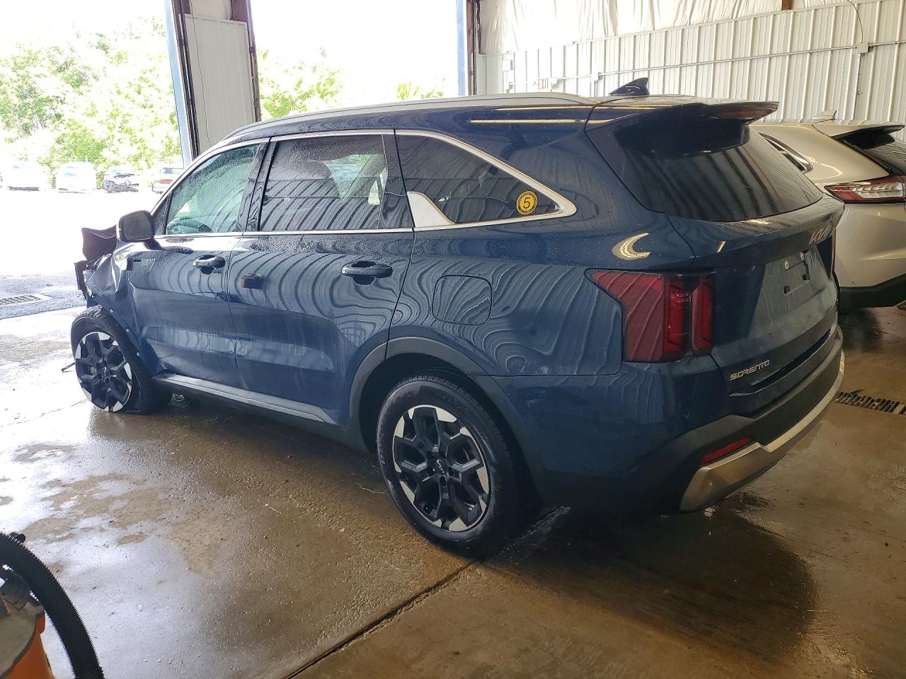 2024 KIA SORENTO S — снимка 2