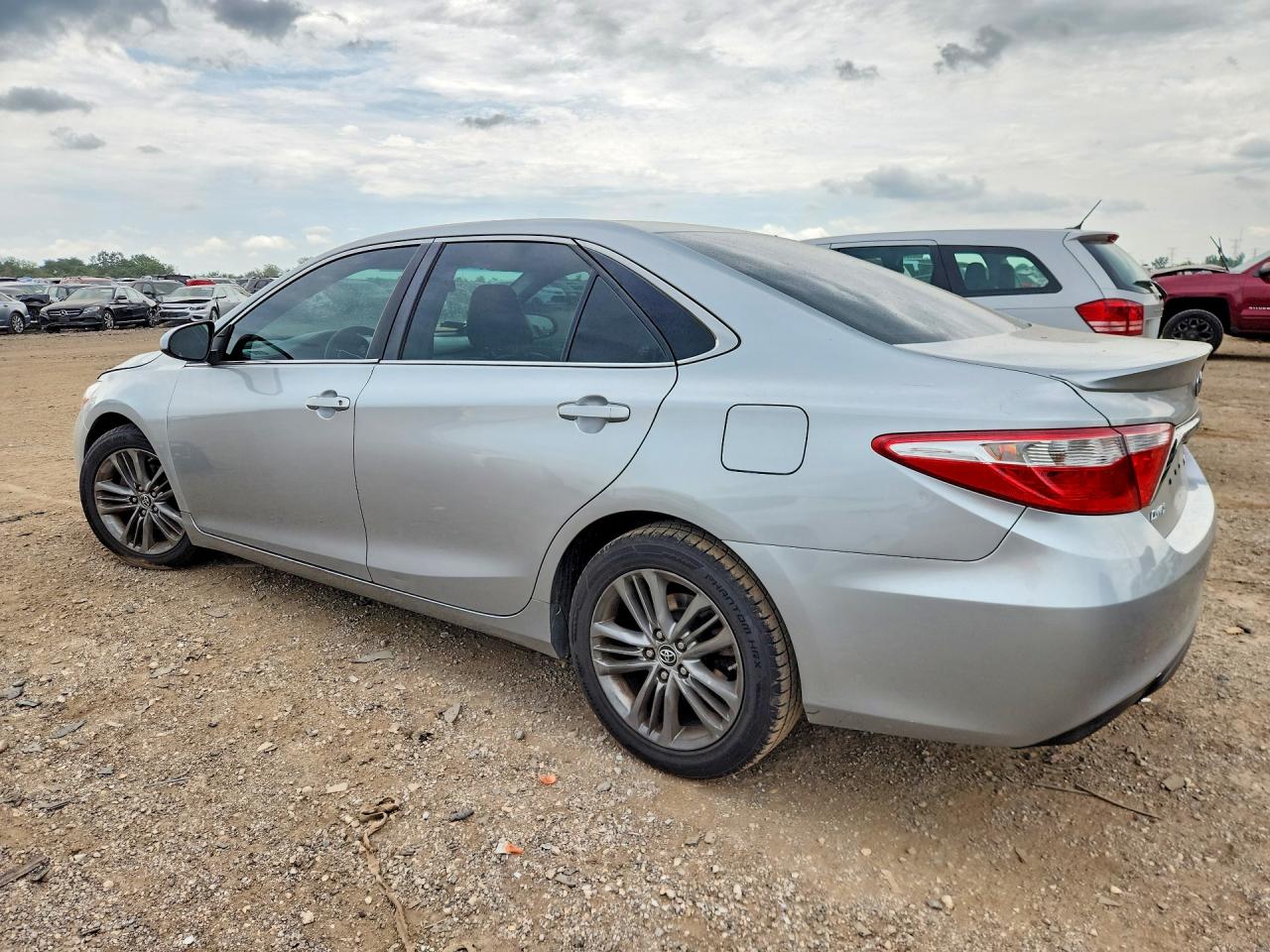 2015 TOYOTA CAMRY SE — снимка 2