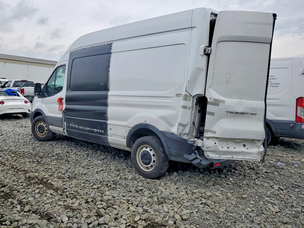 2021 FORD TRANSIT T-250 — снимка 2