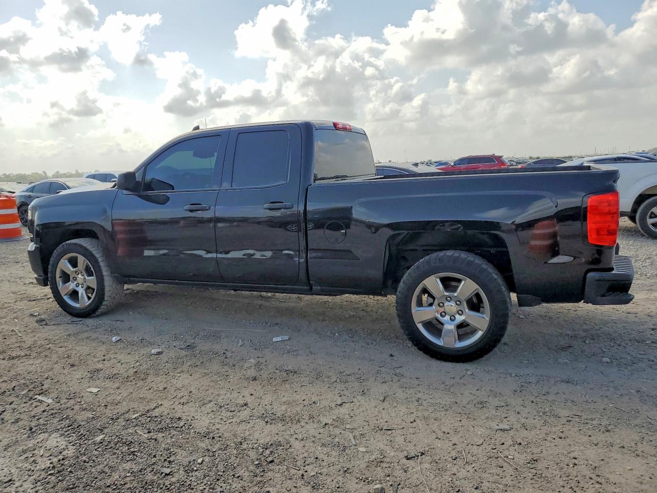 2018 CHEVROLET SILVERADO C1500 CUSTOM — снимка 2