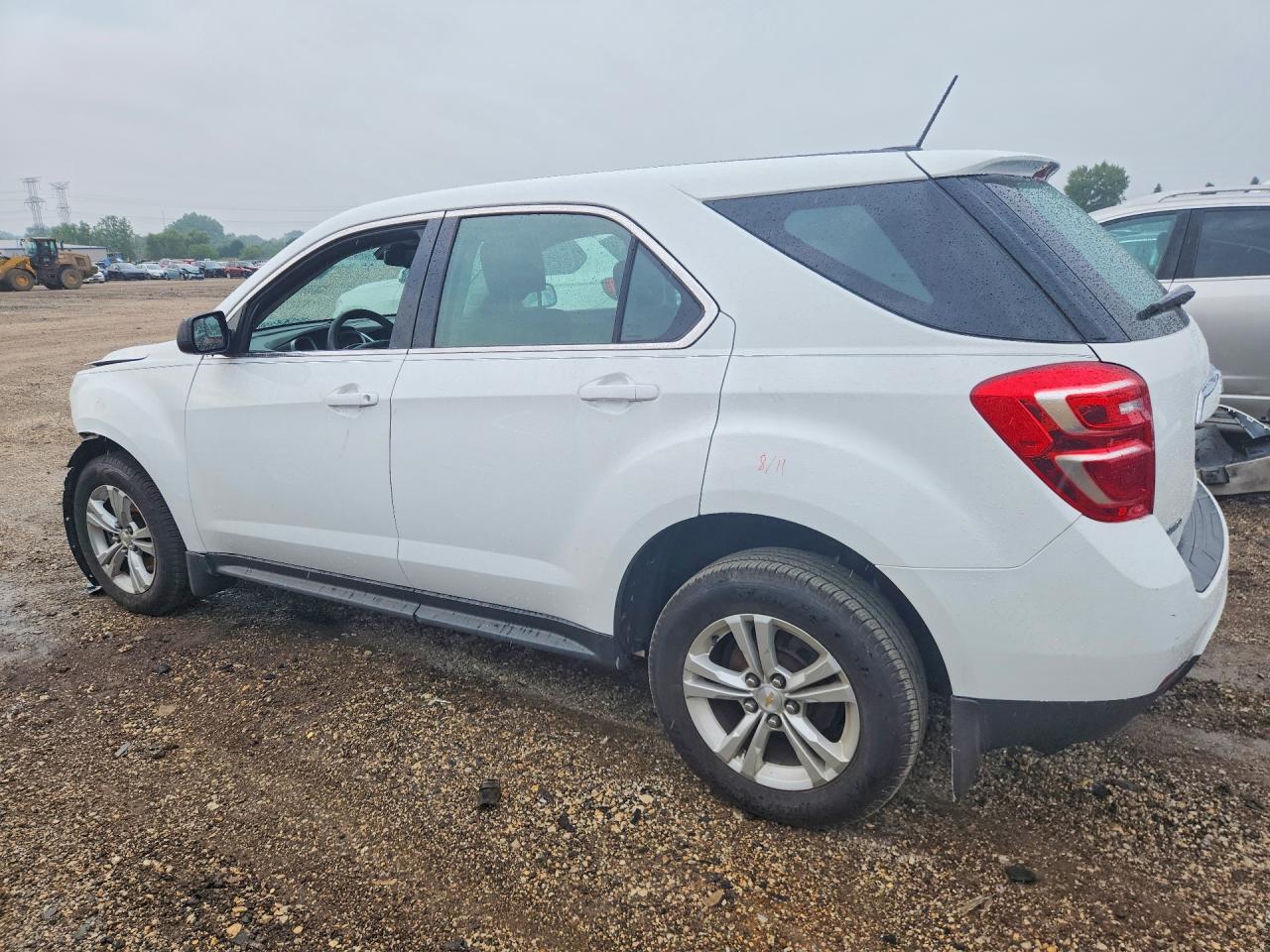 2017 CHEVROLET EQUINOX LS — снимка 2