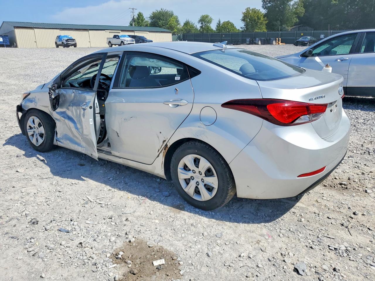 2016 HYUNDAI ELANTRA SE — снимка 2
