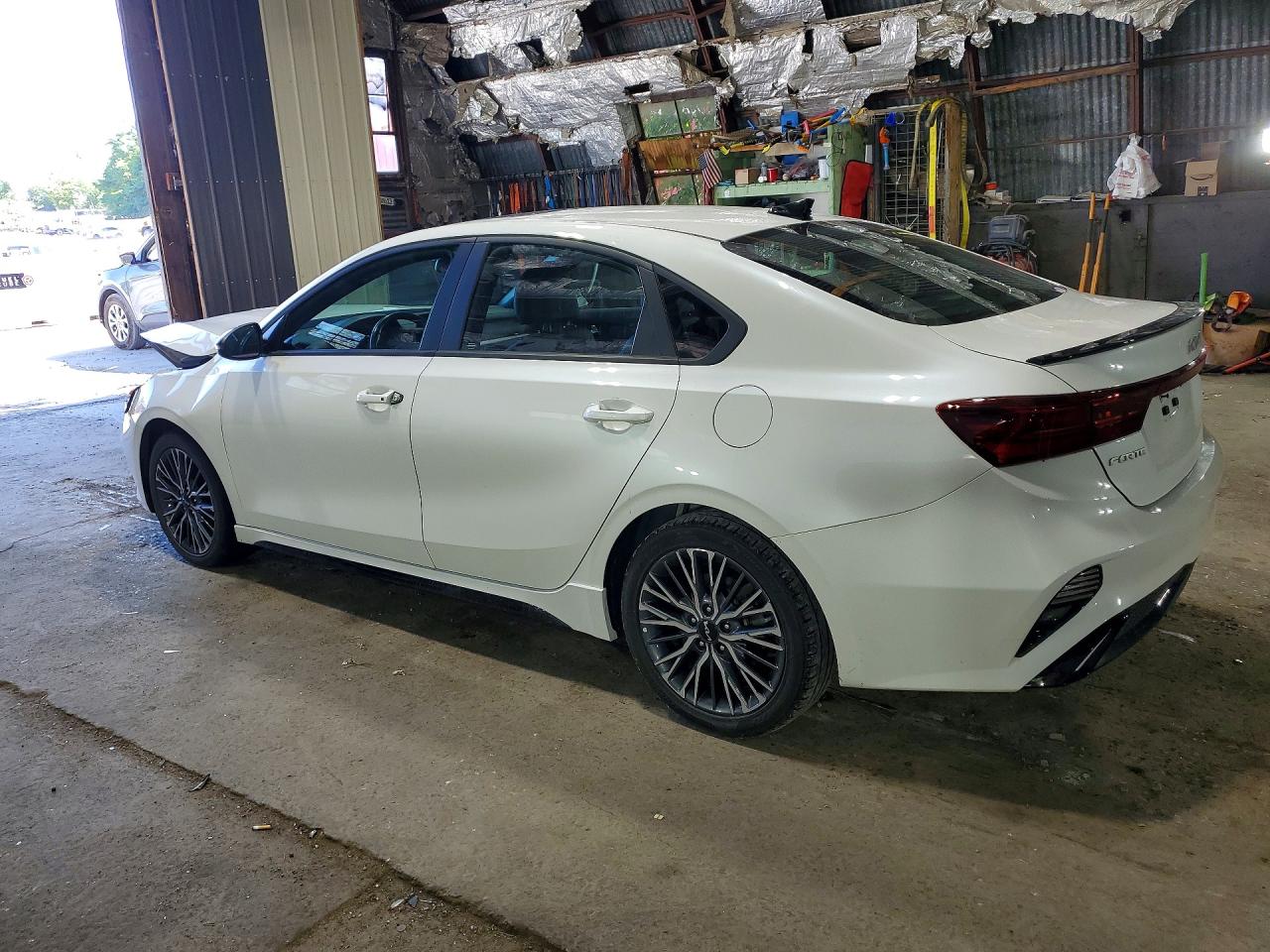 2023 KIA FORTE GT LINE — снимка 2